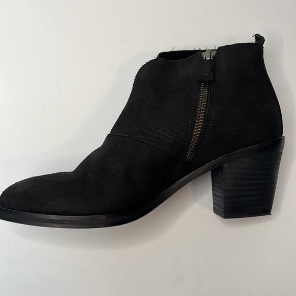 Eileen Fisher Murphy Intaglio Leather Ankle Boots Size 7,5” - Picture 10 of 10